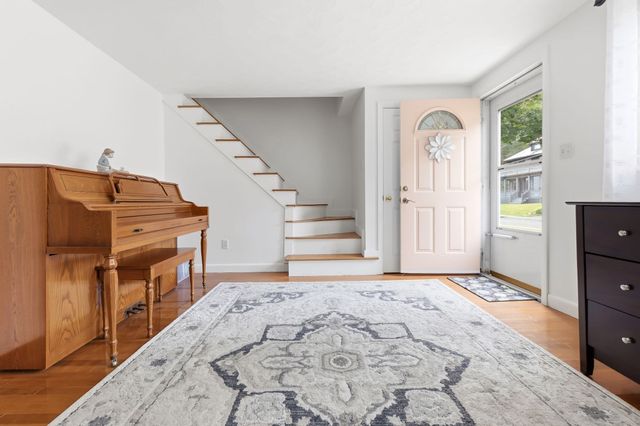 11 Grover St, Beverly, MA 01915