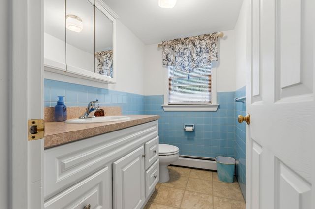 11 Grover St, Beverly, MA 01915