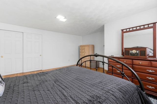11 Grover St, Beverly, MA 01915