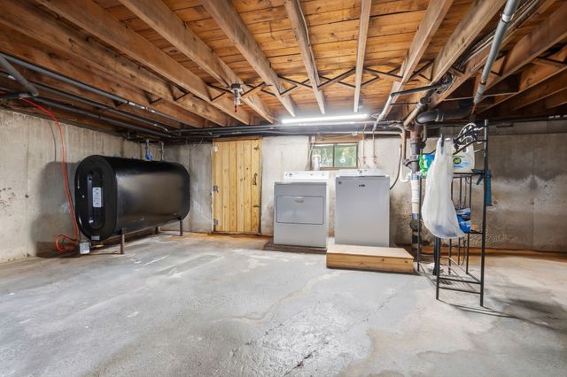 11 Grover St, Beverly, MA 01915
