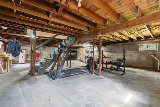11 Grover St, Beverly, MA 01915