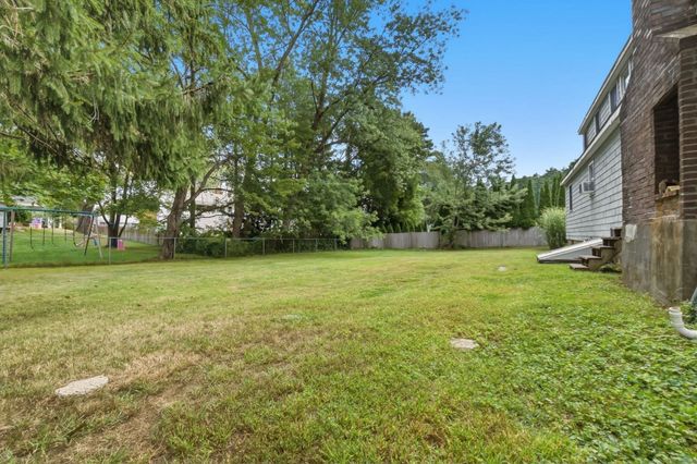 11 Grover St, Beverly, MA 01915