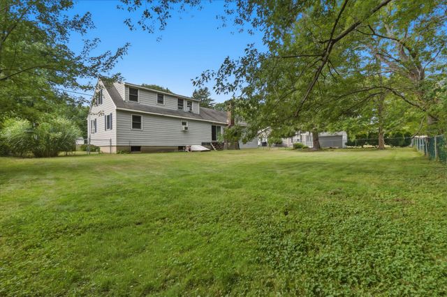 11 Grover St, Beverly, MA 01915
