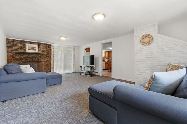11 Grover St, Beverly, MA 01915