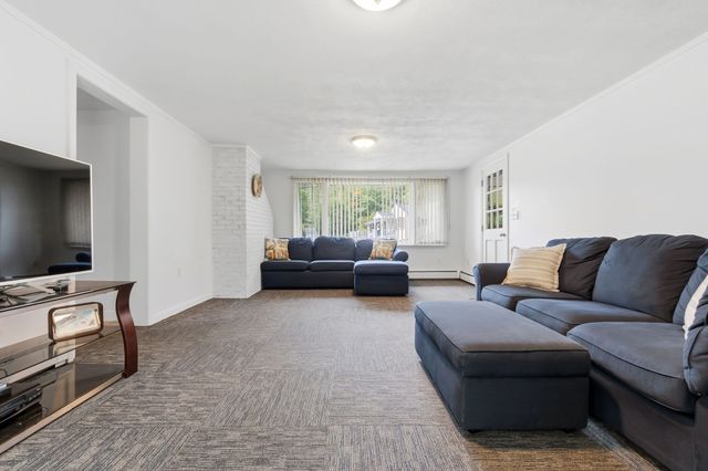 11 Grover St, Beverly, MA 01915