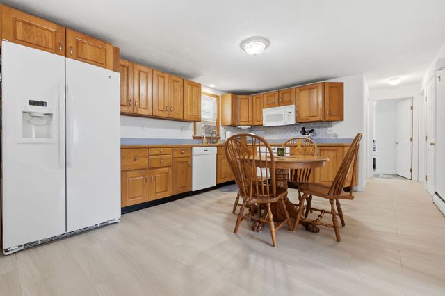11 Grover St, Beverly, MA 01915