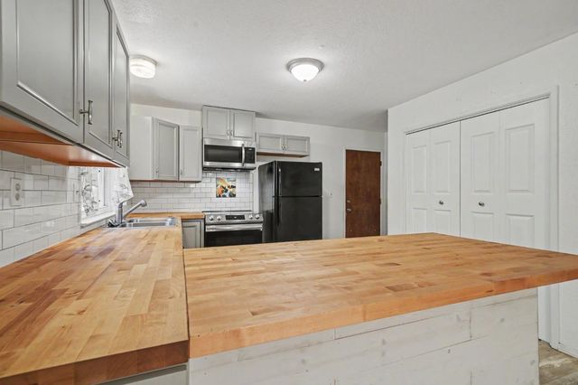 16927 Mckenzie Dr, Pioneer, CA 95666