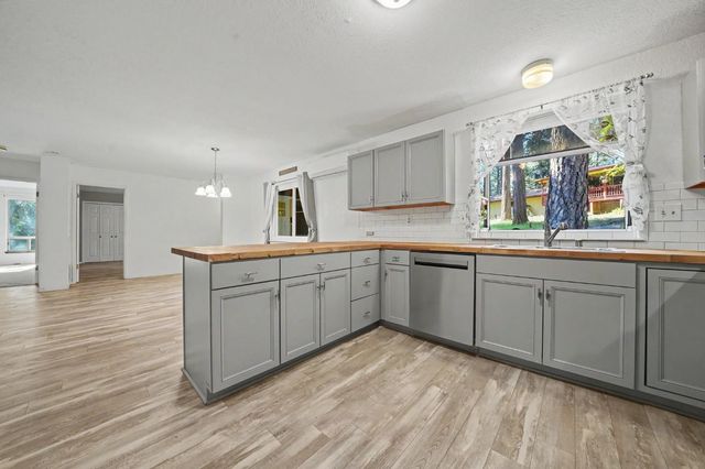 16927 Mckenzie Dr, Pioneer, CA 95666