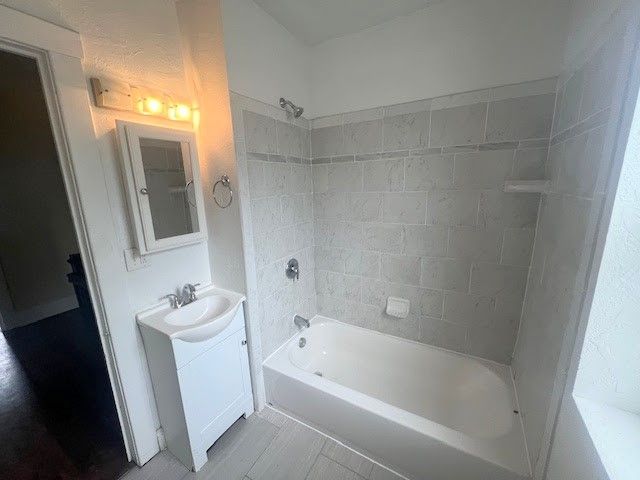 358 Pointview Rd, Brentwood, PA 15227
