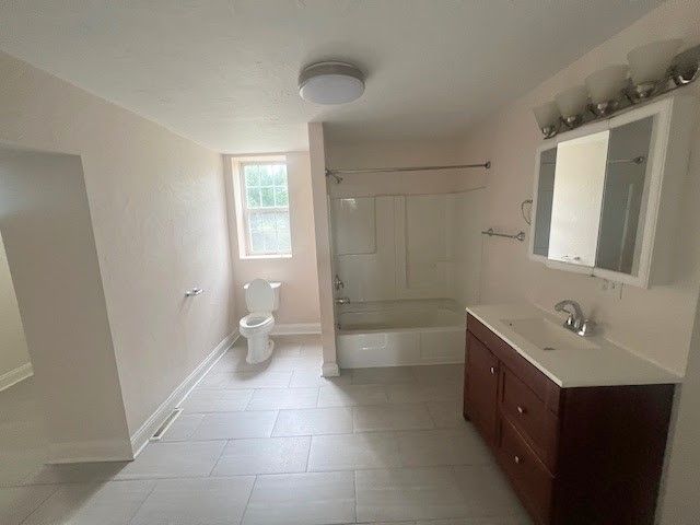 358 Pointview Rd, Brentwood, PA 15227