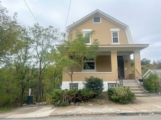 358 Pointview Rd, Brentwood, PA 15227
