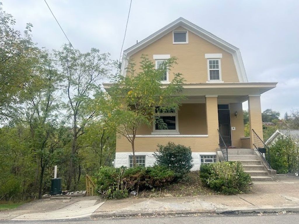 358 Pointview Rd, Brentwood, PA 15227