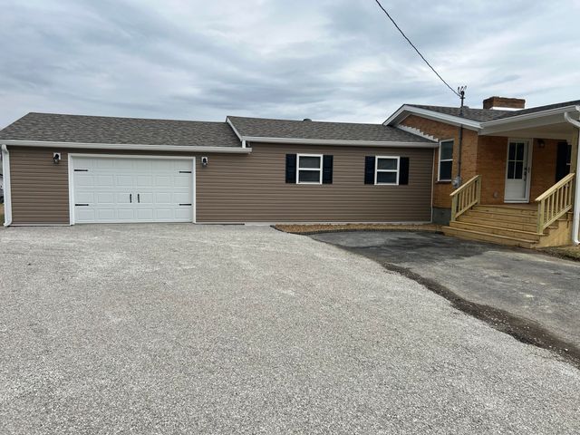 166 Hatton Creek Road, Stanton, KY 40380