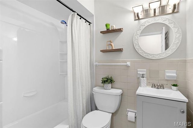 490 Jana Drive, Florissant, MO 63031