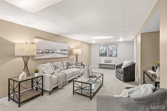 490 Jana Drive, Florissant, MO 63031