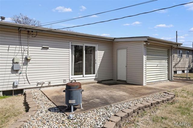 490 Jana Drive, Florissant, MO 63031