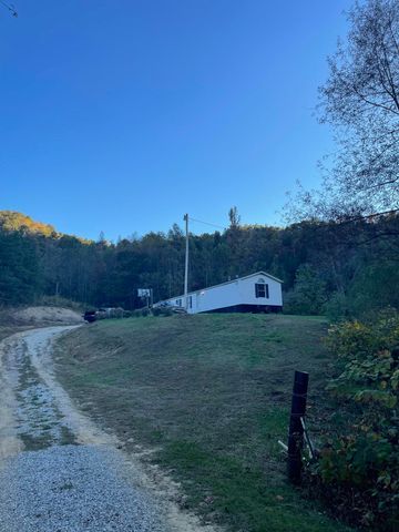 51 Cherokee Mountain, Flat Lick, KY 40935
