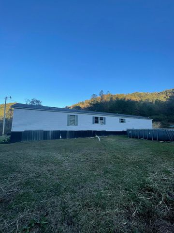 51 Cherokee Mountain, Flat Lick, KY 40935