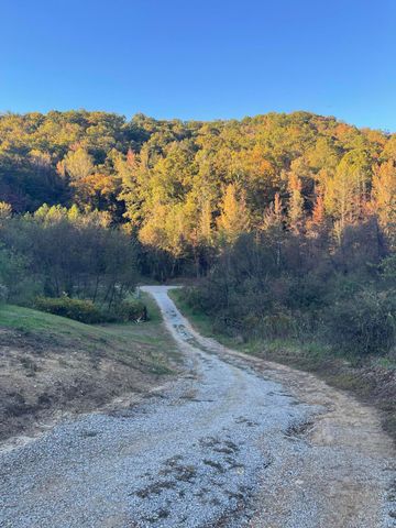 51 Cherokee Mountain, Flat Lick, KY 40935