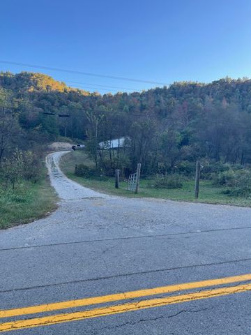 51 Cherokee Mountain, Flat Lick, KY 40935