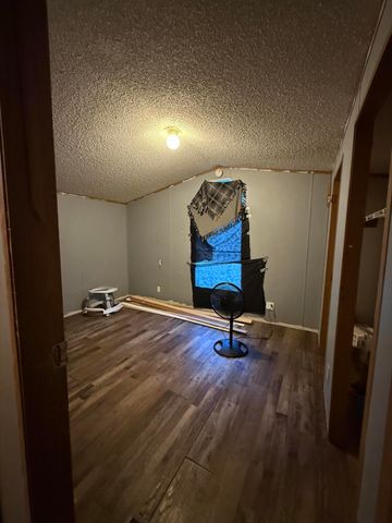 51 Cherokee Mountain, Flat Lick, KY 40935