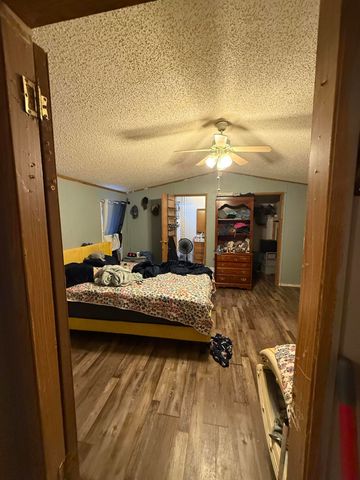 51 Cherokee Mountain, Flat Lick, KY 40935