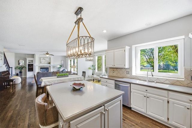 5117 W 162nd Street, Stilwell, KS 66085