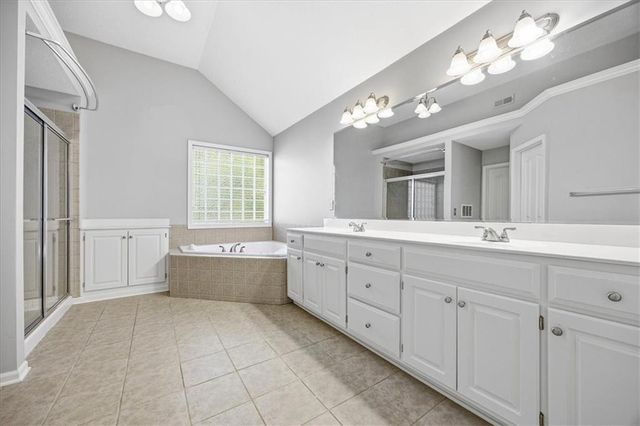 5117 W 162nd Street, Stilwell, KS 66085