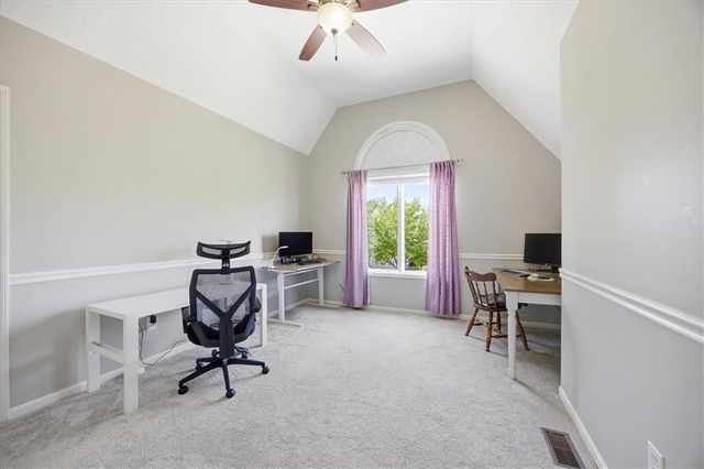 5117 W 162nd Street, Stilwell, KS 66085