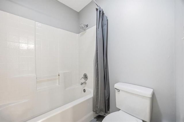 5117 W 162nd Street, Stilwell, KS 66085