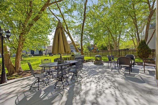 5117 W 162nd Street, Stilwell, KS 66085