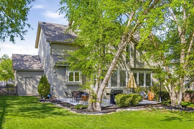 5117 W 162nd Street, Stilwell, KS 66085