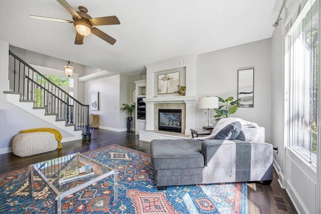 5117 W 162nd Street, Stilwell, KS 66085