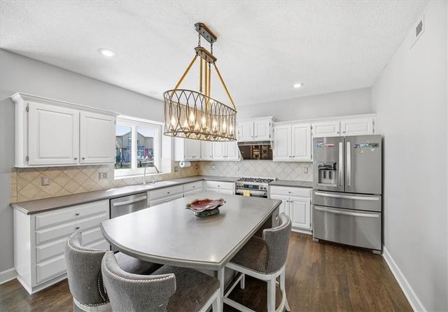 5117 W 162nd Street, Stilwell, KS 66085