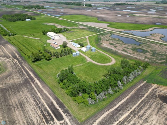 3853 91st Avenue SE, Jamestown, ND 58401