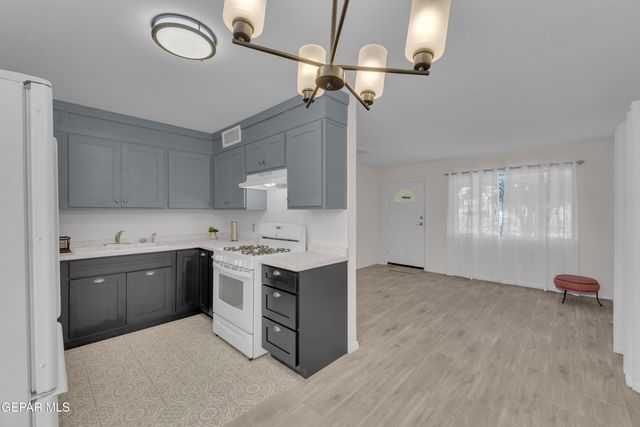 7864 LA GRANGE Court, El Paso, TX 79915