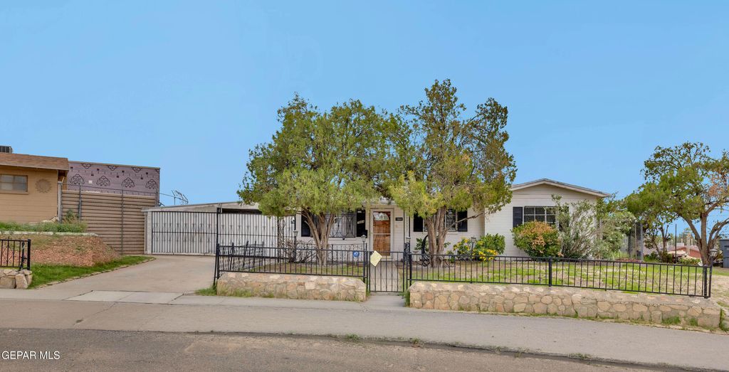 7864 LA GRANGE Court, El Paso, TX 79915