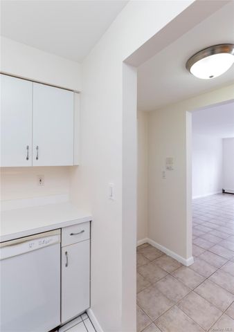 100 DOWD Street C8, Haverstraw, NY 10927