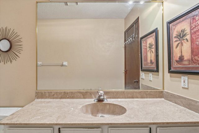 5473 E Brenner Pass, Fridley, MN 55432