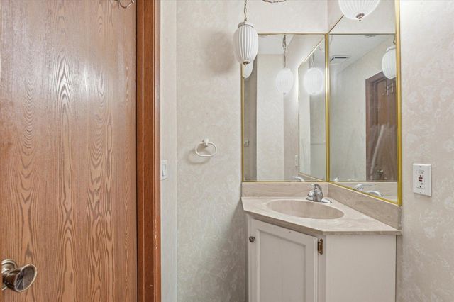 5473 E Brenner Pass, Fridley, MN 55432