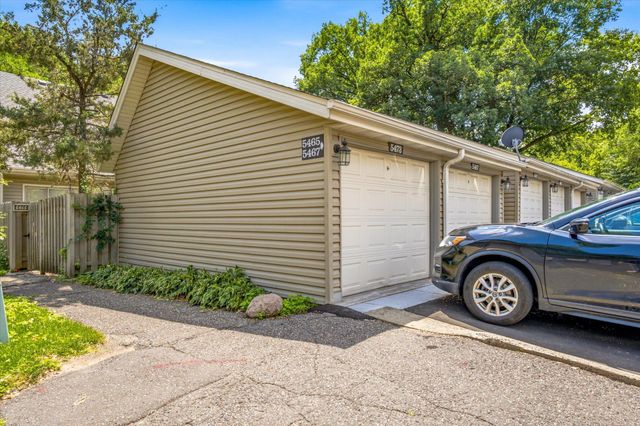 5473 E Brenner Pass, Fridley, MN 55432