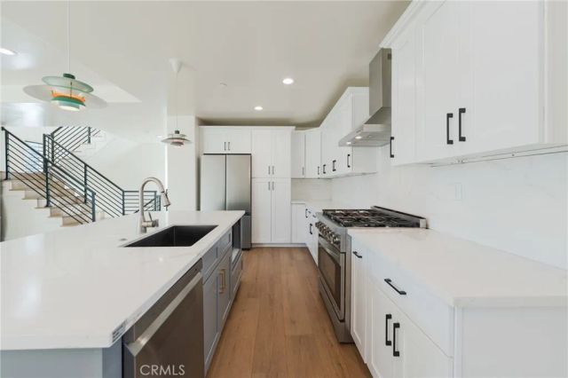 714 N Chestnut Avenue, Los Angeles, CA 90042