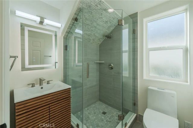 714 N Chestnut Avenue, Los Angeles, CA 90042