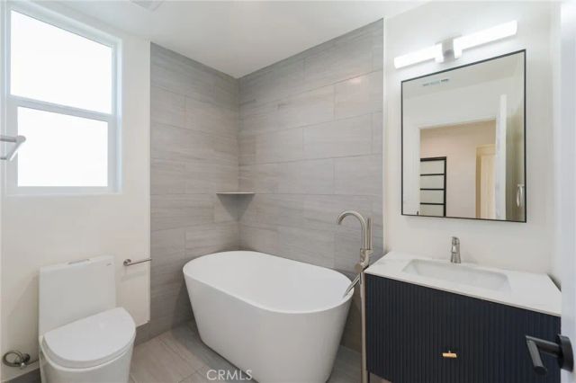714 N Chestnut Avenue, Los Angeles, CA 90042
