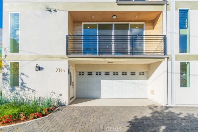 714 N Chestnut Avenue, Los Angeles, CA 90042