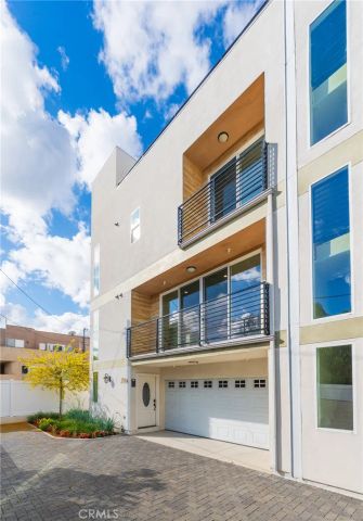 714 N Chestnut Avenue, Los Angeles, CA 90042