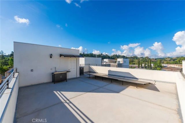 714 N Chestnut Avenue, Los Angeles, CA 90042
