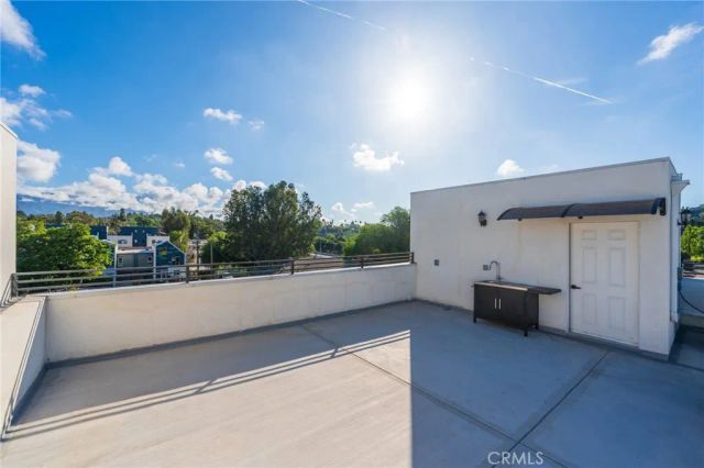 714 N Chestnut Avenue, Los Angeles, CA 90042