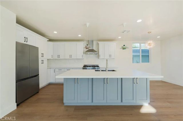 714 N Chestnut Avenue, Los Angeles, CA 90042
