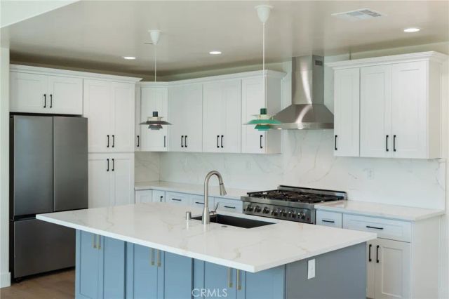 714 N Chestnut Avenue, Los Angeles, CA 90042
